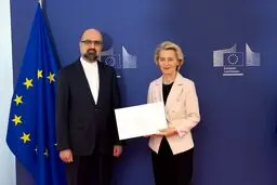 استوارنامه سفیر ایران به رئیس کمیسیون اروپا تقدیم شد