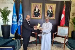 تاکید ایران و عمان بر افزایش پروازهای هفتگی