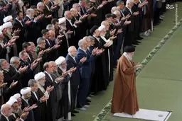  تصاویر اقامه نماز عید فطر به امامت رهبر انقلاب