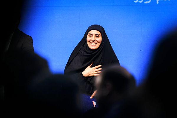 حاشیه‌های خانم وزیر؛ از انتصابات و اظهارات جنجالی تا همکاری با بابک زنجانی و سفر لاکچری!