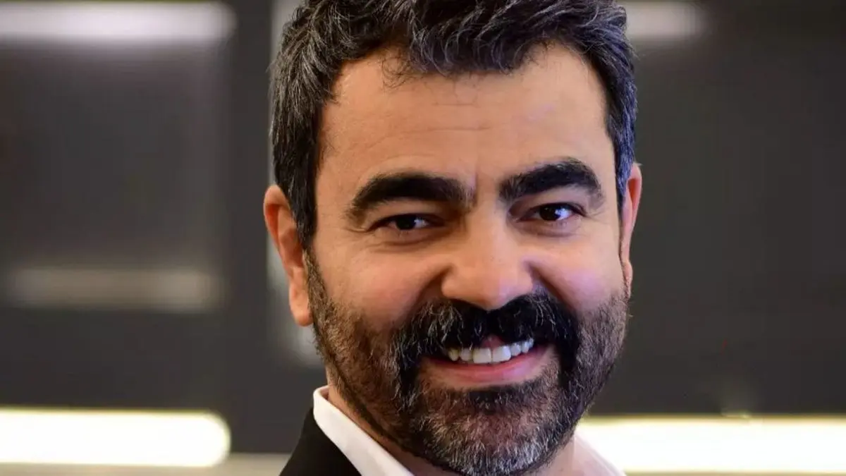 شباهت بهزاد خلج (اجل) به مادرش در شبکه‌های اجتماعی جلب توجه کرد +عکس