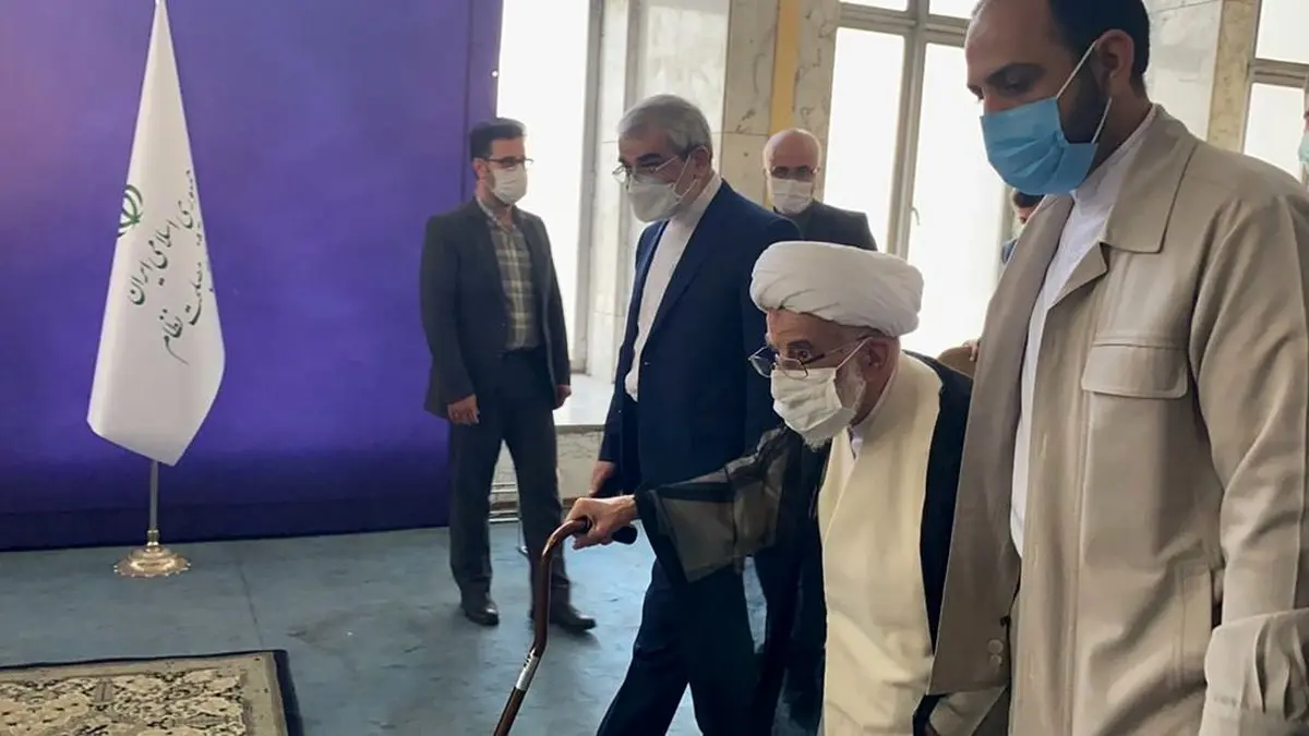 آیت‌الله جنتی در راهپیمایی ۲۲ بهمن + عکس