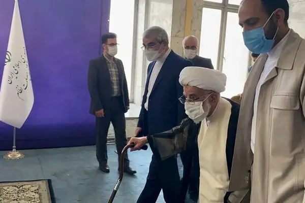 آیت‌الله جنتی در راهپیمایی ۲۲ بهمن + عکس