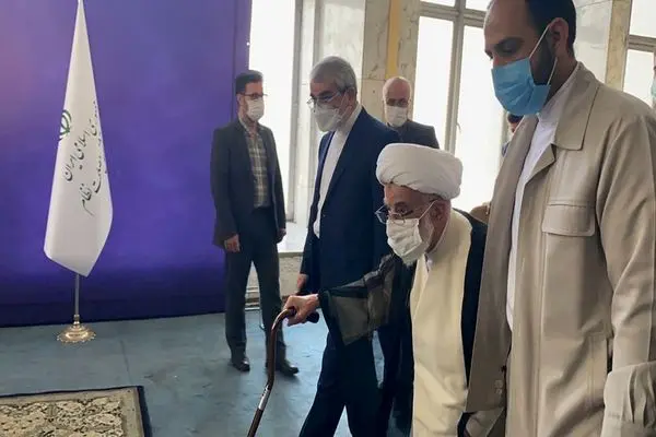 آیت‌الله جنتی در راهپیمایی ۲۲ بهمن + عکس