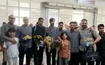 اولین لحظات رسیدن صیادان بندرلنگه ای به آغوش خانواده