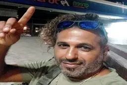 لحظه هلاکت یک صهیونیست توسط یک کوسه در دریا