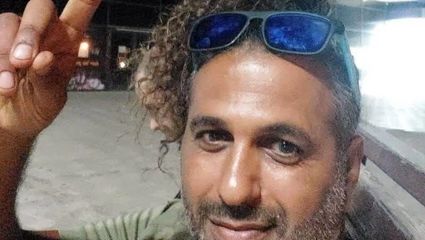 لحظه هلاکت یک صهیونیست توسط یک کوسه در دریا