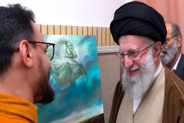 ماجرای تابلویی که حسن روح‌الامین به رهبر انقلاب تقدیم کرد + عکس