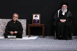 تصاویر اولین شب مراسم عزاداری با حضور رهبر انقلاب