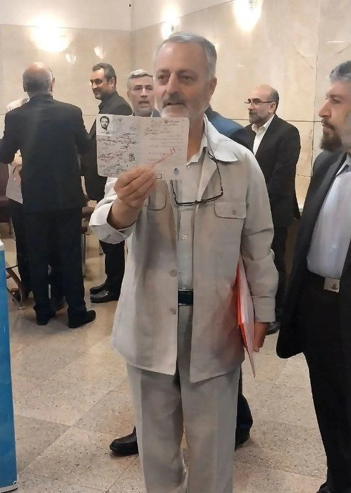 دومین سحرخیز امروز؛ زریبافان