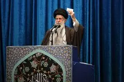خنده رهبر انقلاب ترس به جان اسرائیل انداخت | عکس رهبر انقلاب در کنار موشک بالستیک