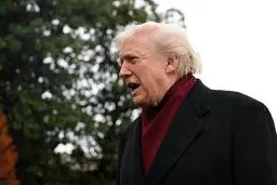 دونالد ترامپ از کارت طلایی یک میلیون دلاری برای مهاجرت به آمریکا رونمایی کرد