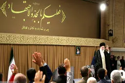 رهبر انقلاب:موفقیت رئیس جمهور و دولت جدید موفقیت همه ما است