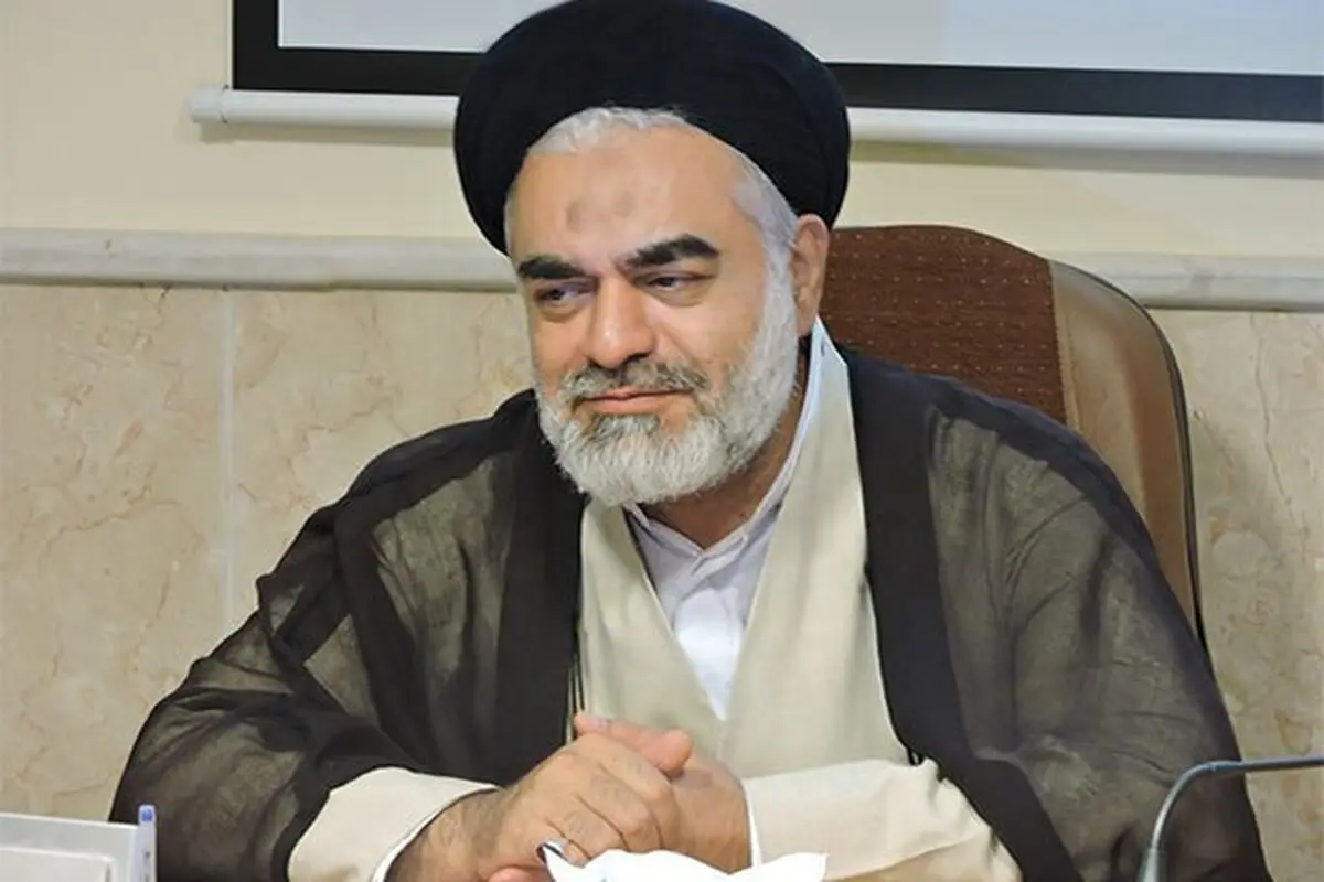 آیت‌الله مهدوی: رعایت حجاب در ملأعام برای همگان لازم است