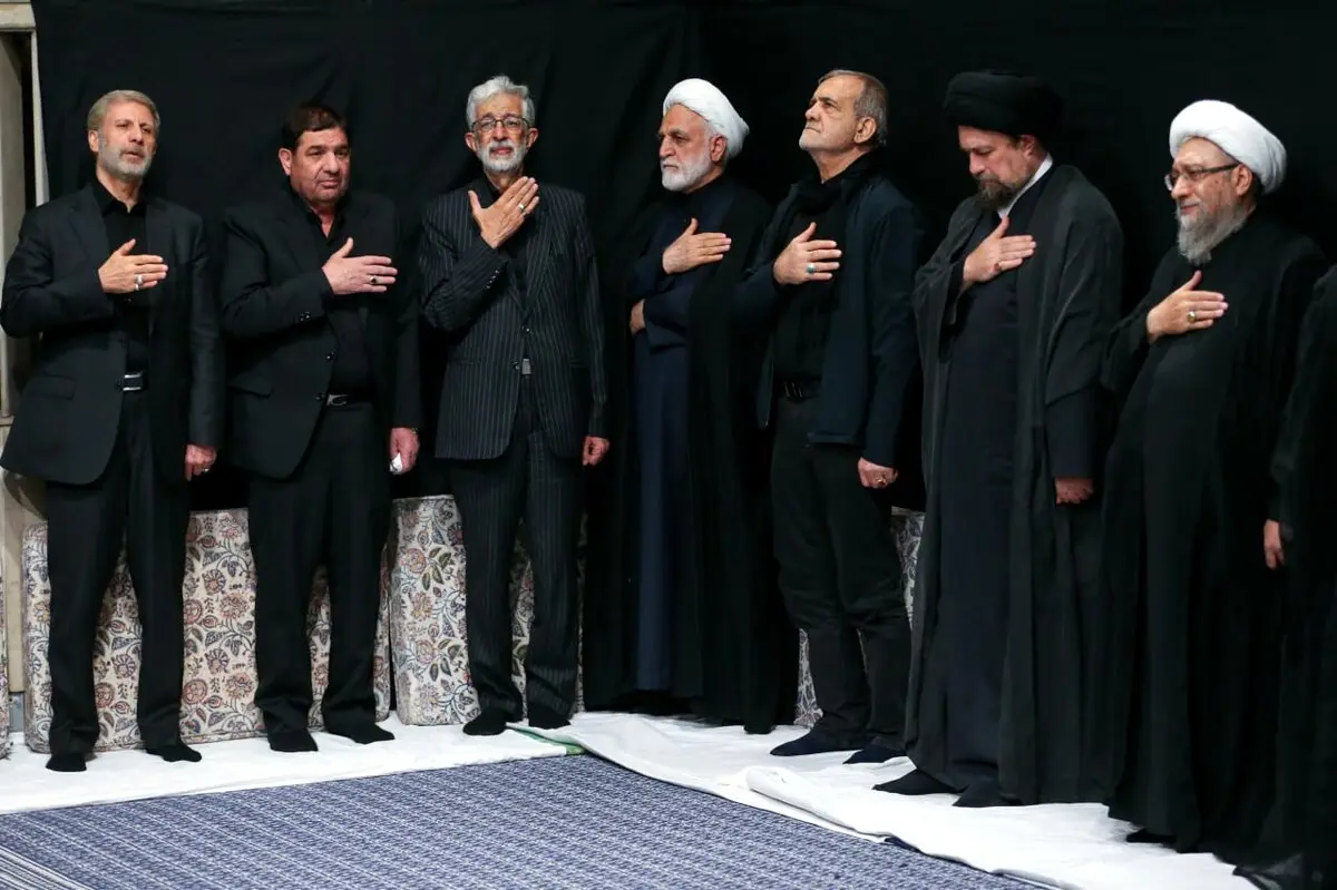 نوای الله و اکبر ، خامنه ای رهبر در حسینیه امام خمینی (ره)