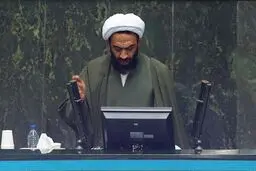 نقدعلی: انگل‌های اقتصادی را اعدام کنید