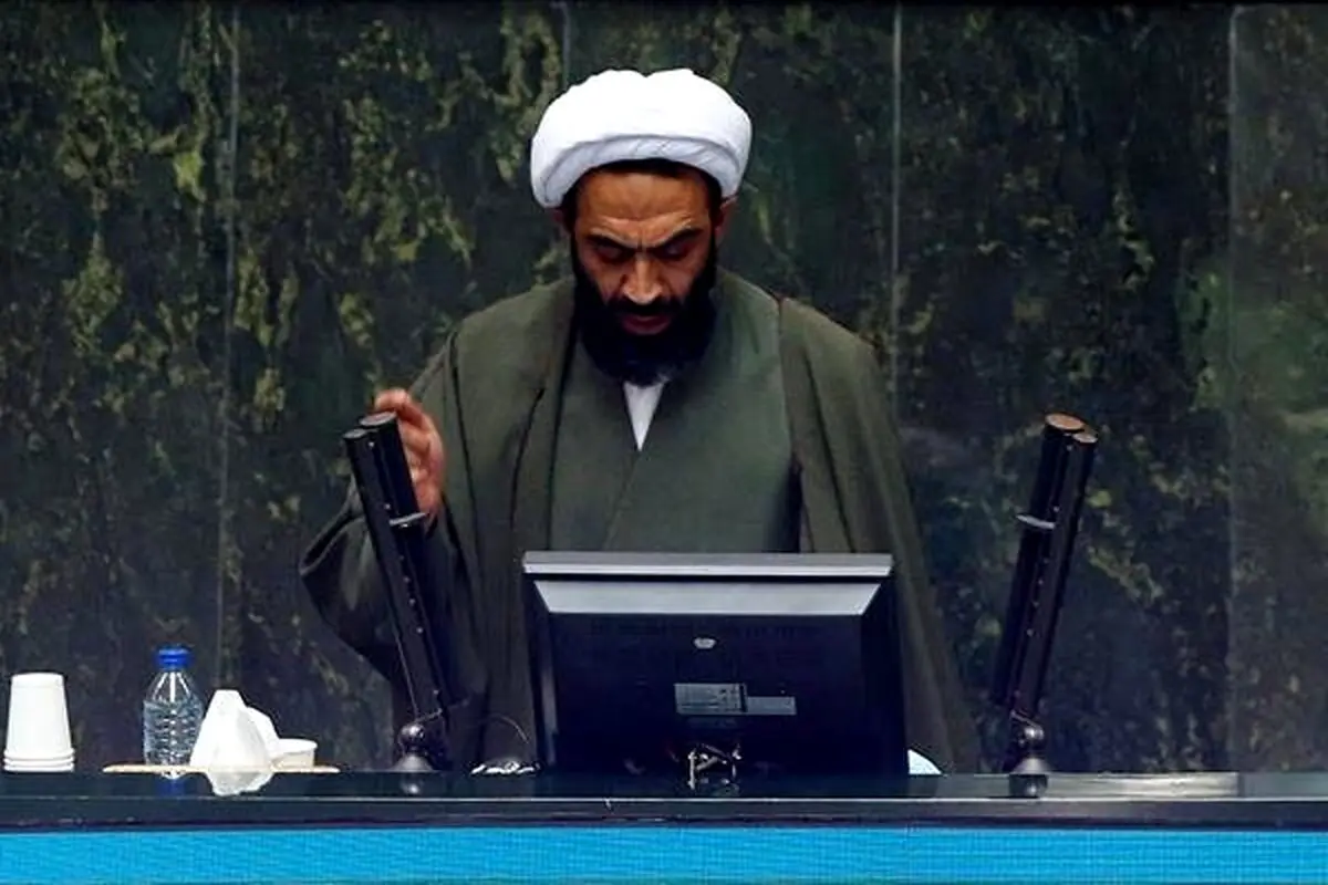 نقدعلی: انگل‌های اقتصادی را اعدام کنید