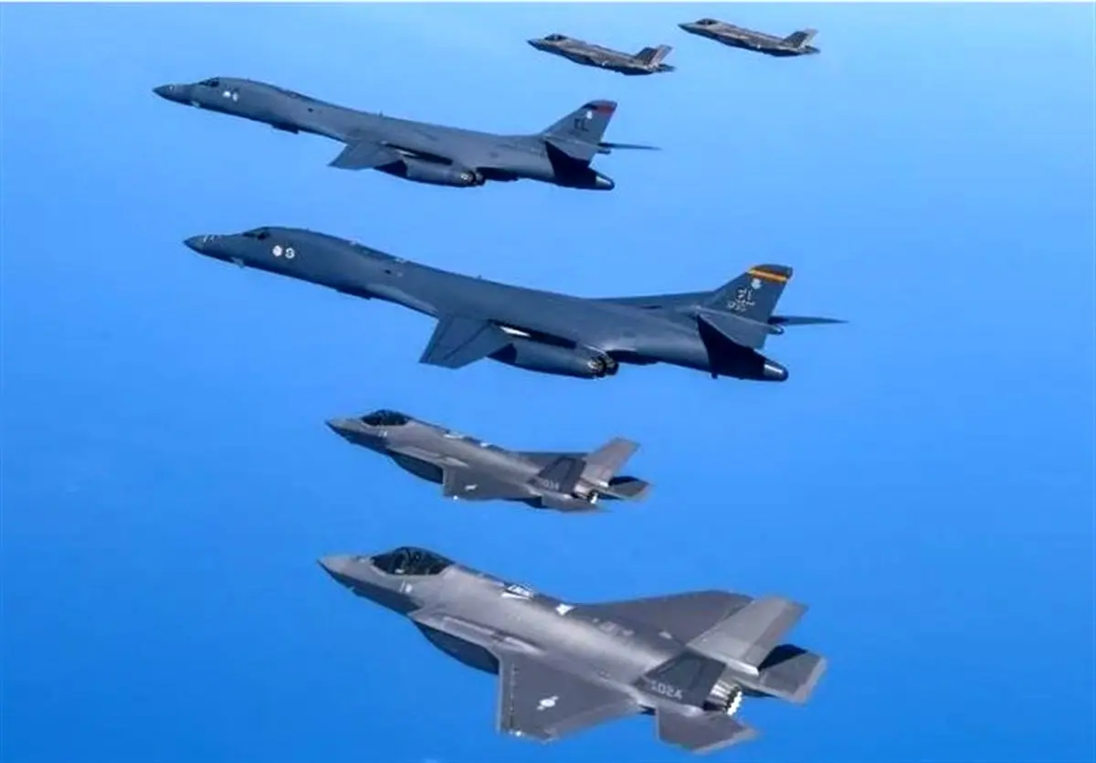 پرواز بمب افکن‌های B-۱B آمریکا در رزمایش مشترک با کره جنوبی و ژاپن