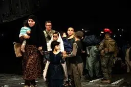 سرگردانی دو ساله؛ ۸۴۰ هزار افغان همکار آمریکا همچنان در انتظار اسکان مجدد