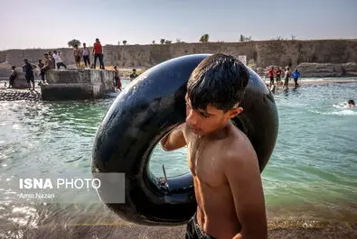 شنا در رودخانه