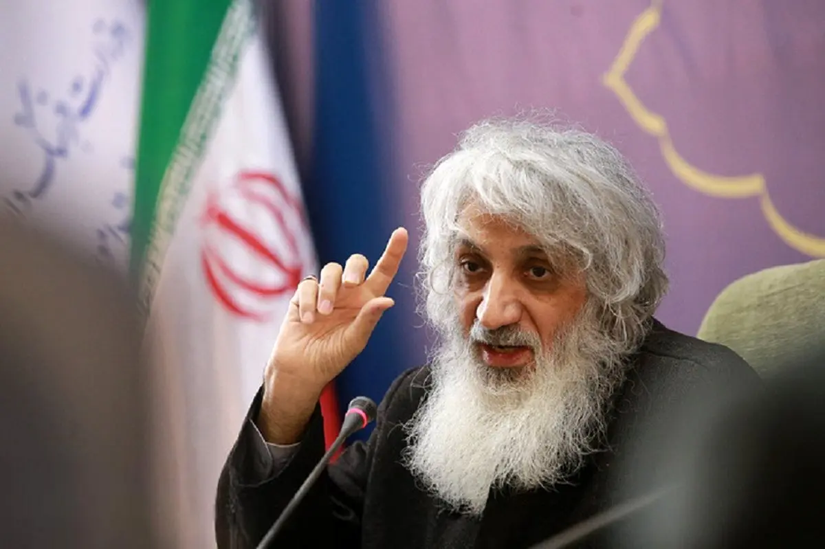 لاریجانی مرد بحران است؛ آمد تا کمک‌حال دولت باشد