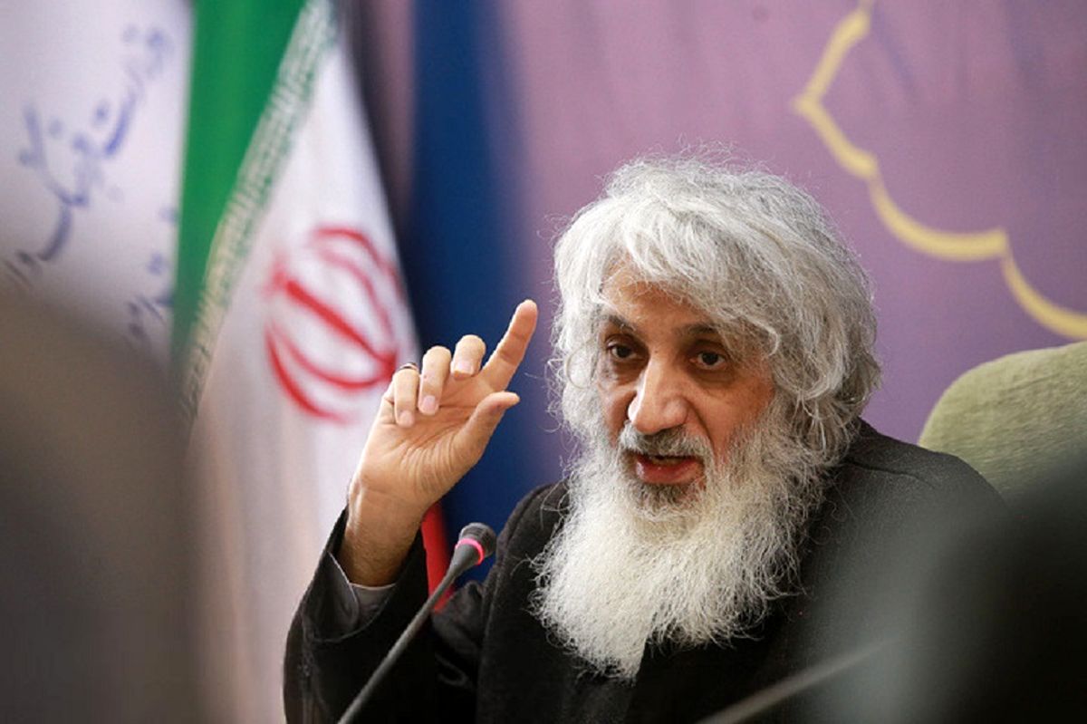 لاریجانی مرد بحران است؛ آمد تا کمک‌حال دولت باشد
