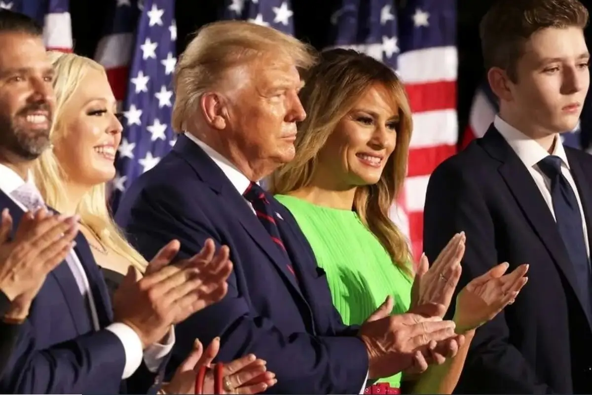 درآمد ۲ میلیارد دلاری خانواده ترامپ در یک ماه