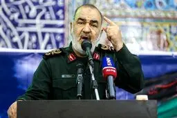 فرمانده کل سپاه:آمریکایی‌ها بزرگترین ضعفشان را نداشتن یک رهبری روحانی و دارای کاریزما می‌دانند