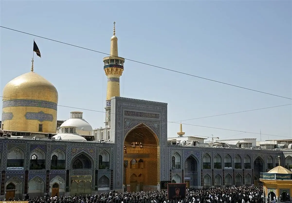 اقامه نماز عید بزرگ فطر در حرم رضوی