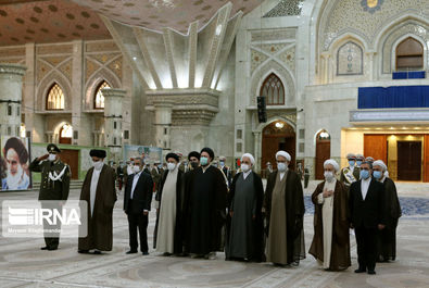 رئیس جمهور متخب در مرقد امام (ره)