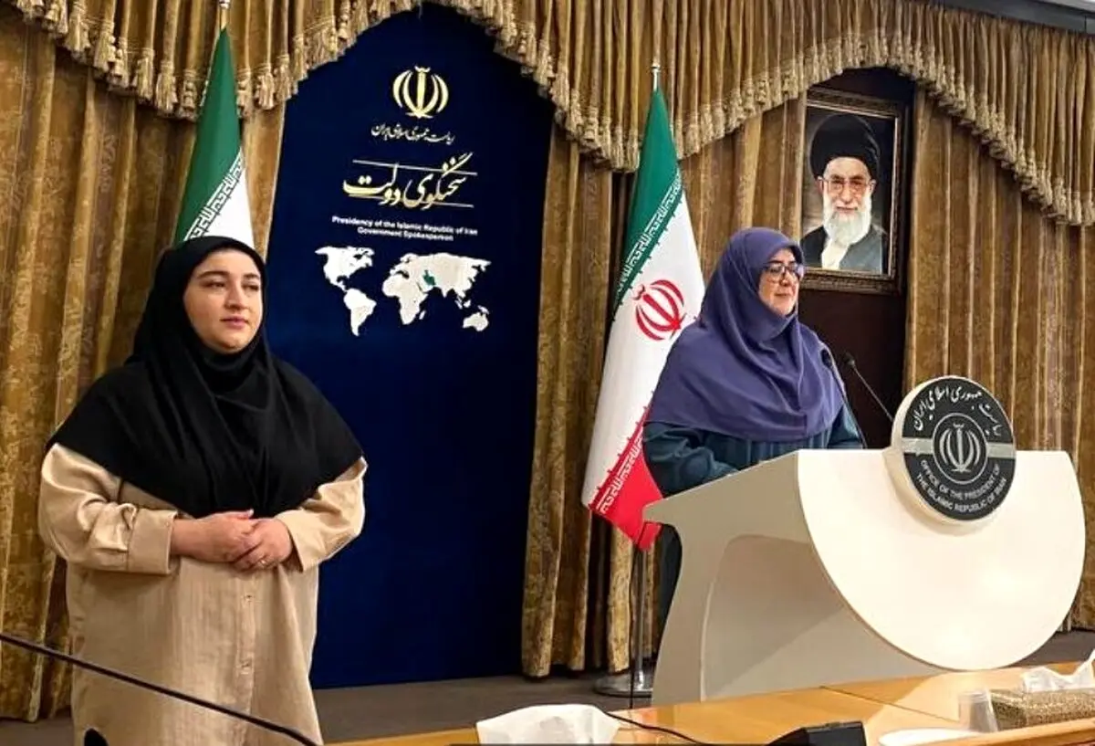 اولین نشست سخنگوی دولت در سال ۱۴۰۴؛ از کالابرگ و مذاکرات تا برکناری دبیری و پیامک‌های حجاب