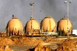 یک شرکت نفتی خارجی در جنوب عراق هدف تیراندازی و حمله راکتی قرار گرفت

