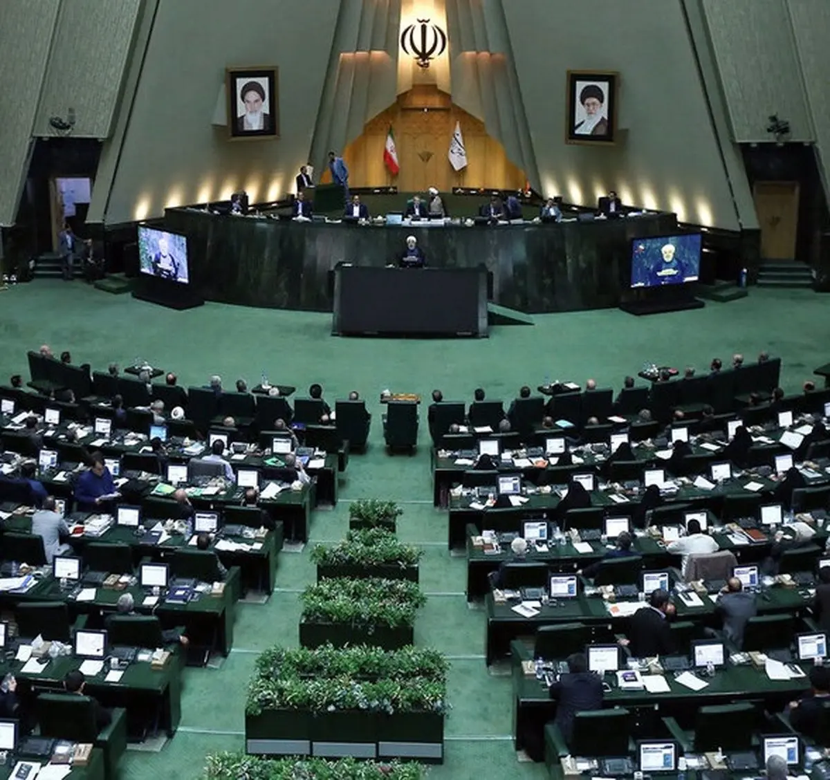 جوان‌ترین و پیرترین نماینده مجلس دوازدهم چه کسانی هستند؟