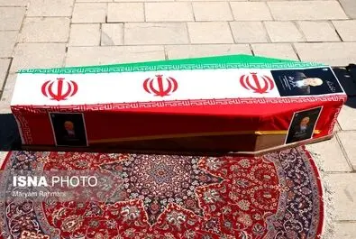 اکبر اعتماد