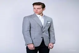 ۲۰ ترفند طلایی برای خوش‌تیپ شدن با خرید لباس مردانه ساده