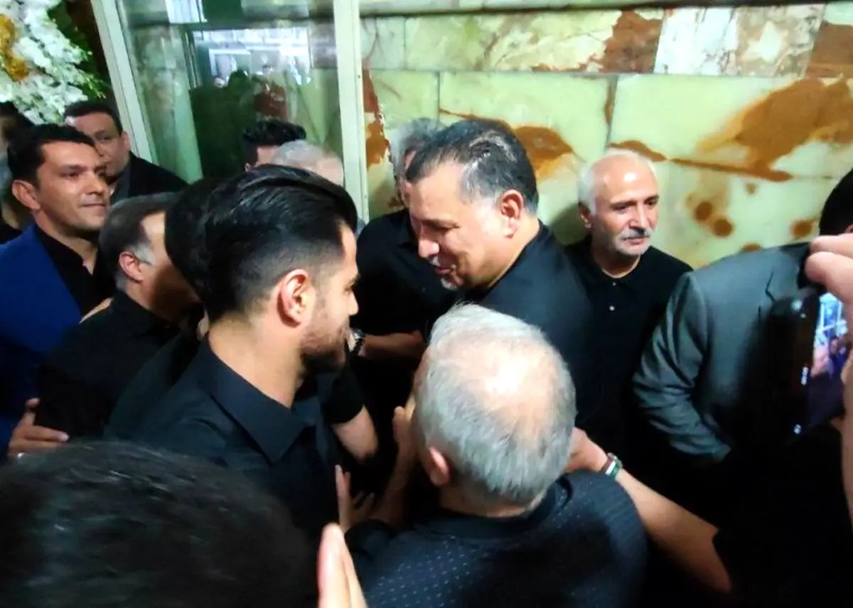موبایل‌ها آماده! علی دایی می‌آید (عکس)