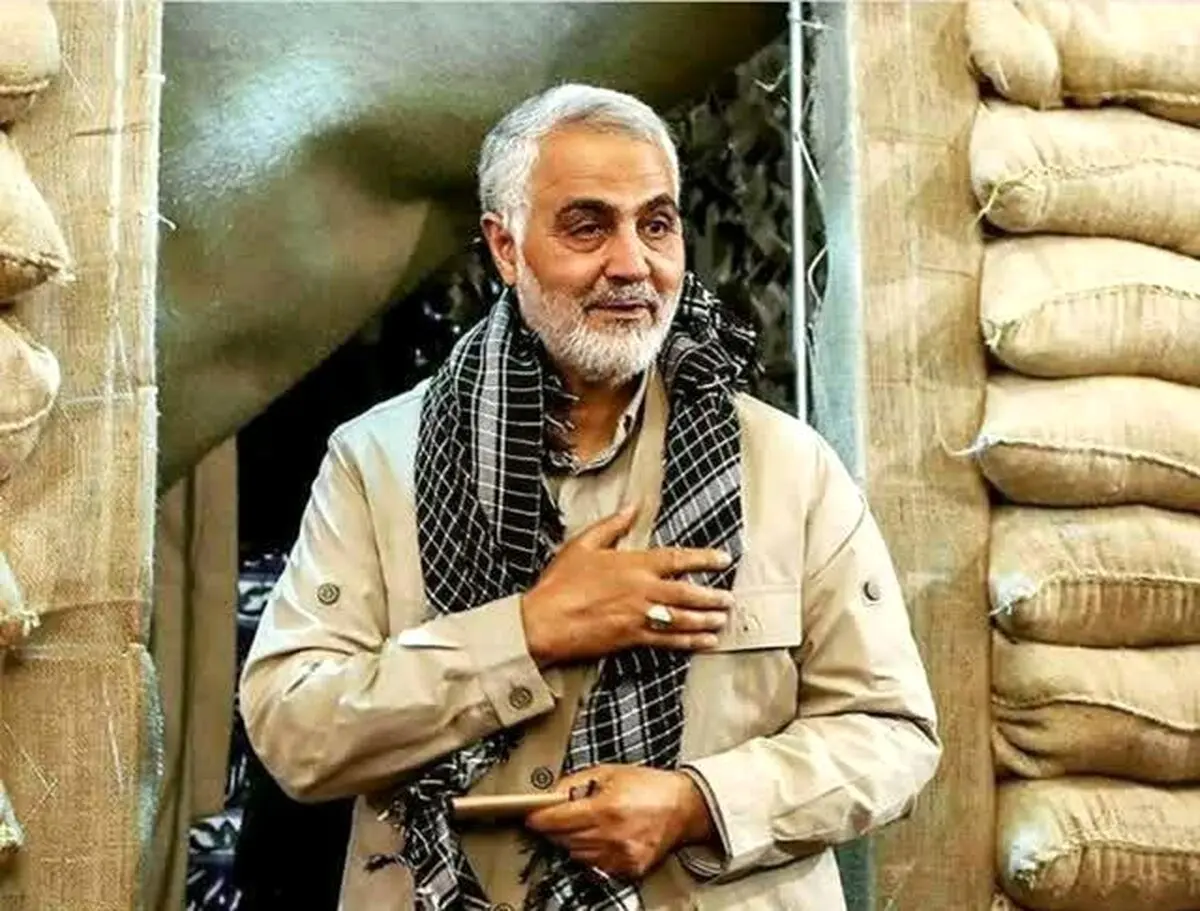 فیلمی دیده نشده از شهید سردار سلیمانی در جبهه های دفاع مقدس