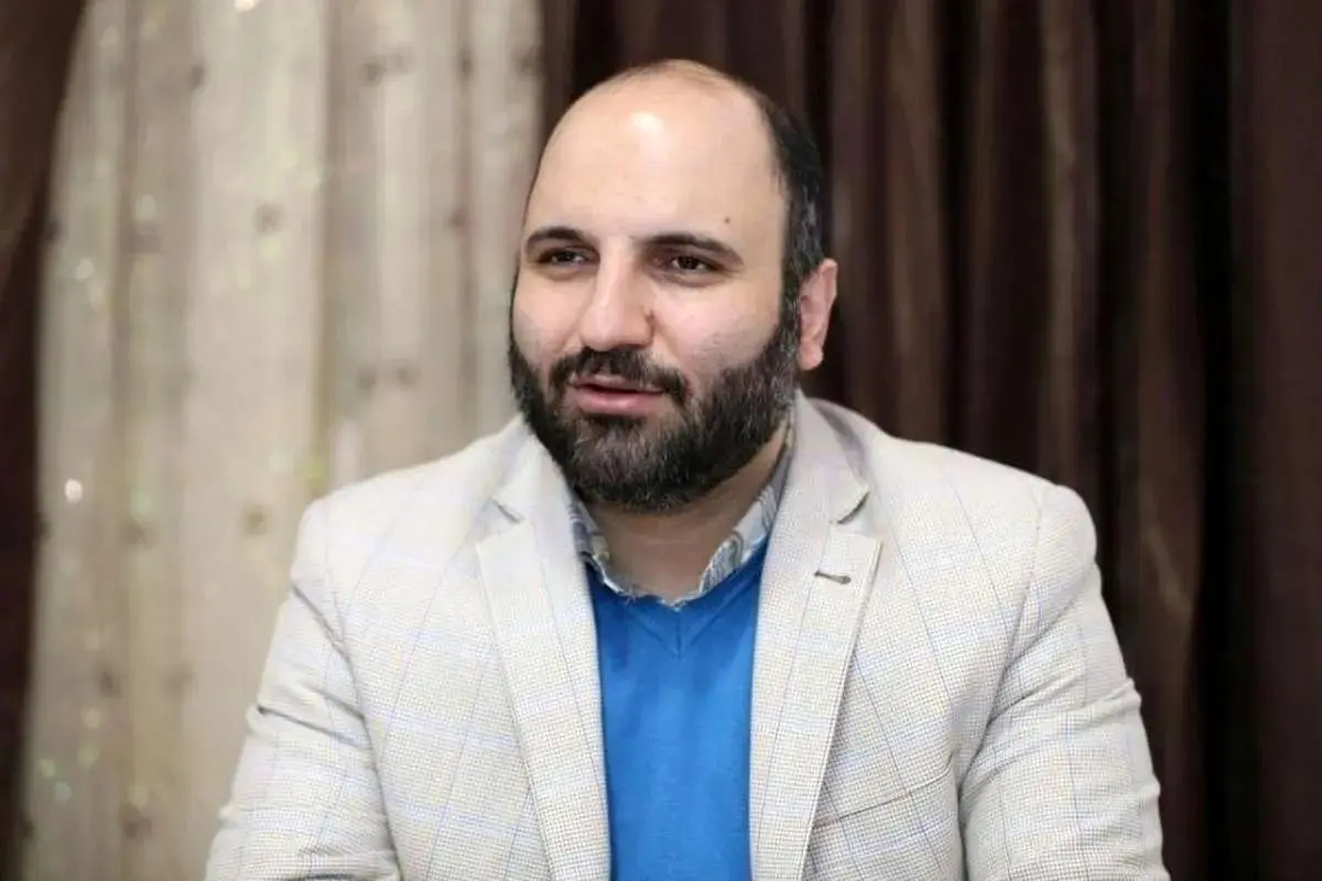 عقب نشینی عاشری از درخواست ترور پزشکیان: من فقط طنازم! 