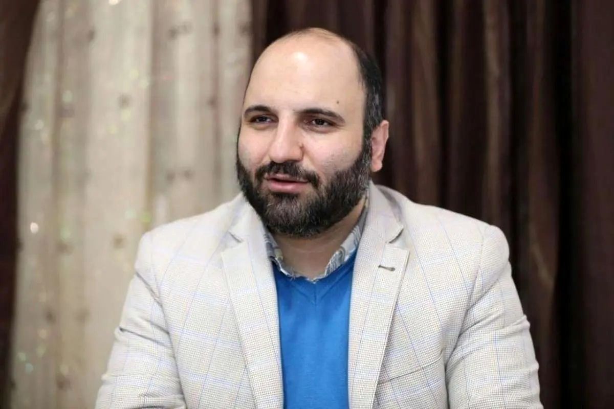 عقب نشینی عاشری از درخواست ترور پزشکیان: من فقط طنازم!