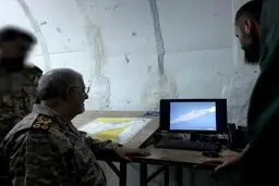 فرمانده کل سپاه : نیروی دریایی آماده پاسخ محکم به دشمن است