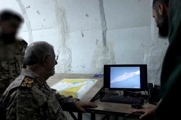 فرمانده کل سپاه : نیروی دریایی آماده پاسخ محکم به دشمن است