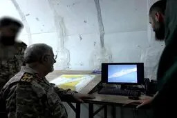 فرمانده کل سپاه : نیروی دریایی آماده پاسخ محکم به دشمن است