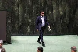 آزمونی دیگر برای مجلس؛ استعفای عبدالکریم حسین‌زاده این بار رای می‌آورد؟