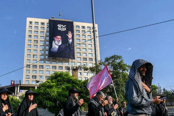 انصارالله: امام خامنه‌ای نماد ایستادگی در دل‌های ایرانیان و آزادگان امت است