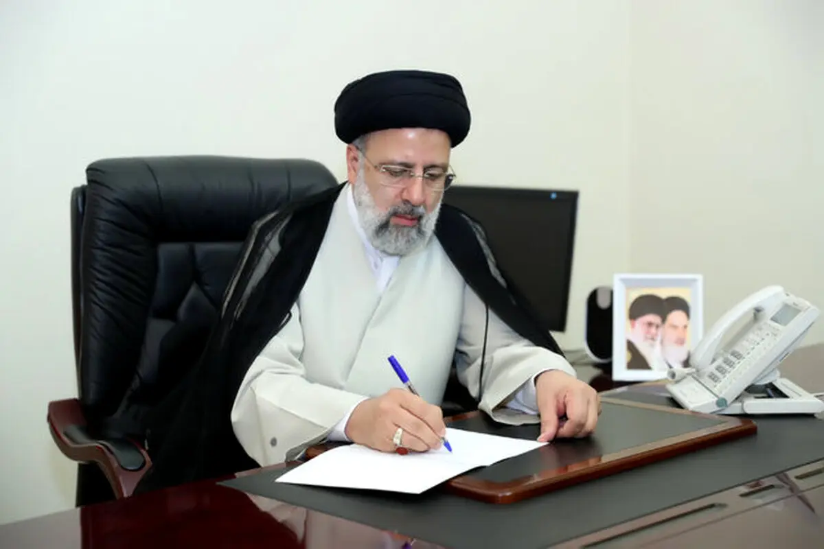 رئیس جمهور درگذشت سرلشگر فیروزآبادی را تسلیت گفت