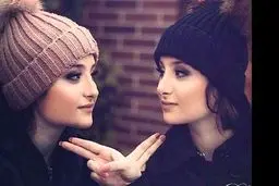 حاشیه جدید؛ سلفی جنجالی سارا و نیکا در ماشین+ عکس های جدید ساراو نیکا در خارج