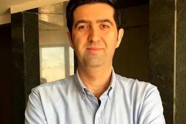 آجورلو: می خواهندپزشکیان گروباچف شود و روحانی یلتسین