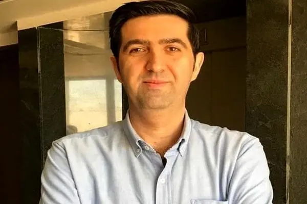 آجورلو: می خواهندپزشکیان گروباچف شود و روحانی یلتسین