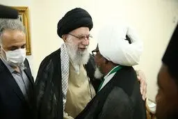 تصاویر اهدای انگشتر توسط رهبر انقلاب به شیخ زکزاکی و همسرش