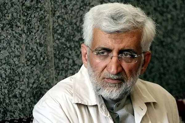 حضور سعید جلیلی در نماز امروز مصلی بر پیکر رهبر شهید